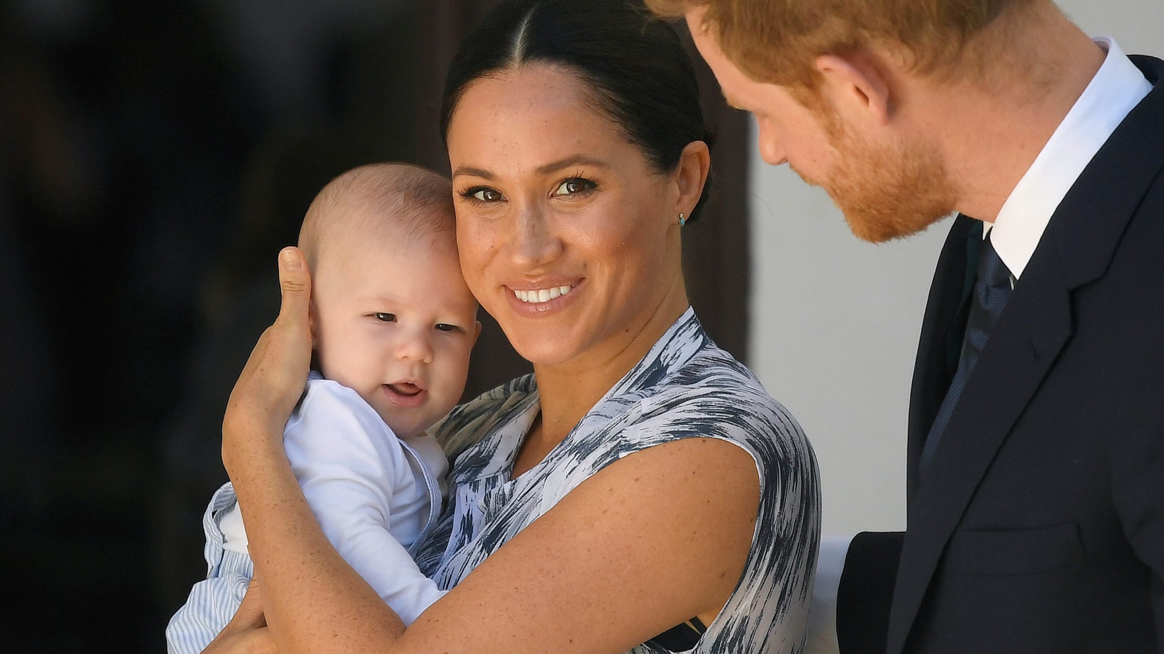 Doria Ragland, Meghan Markle's mother, once again expressed her unwavering support for her daughter. Speaking to a group of select journalists gathered at her residence, Ragland stated, "My beloved daughter, while she may be regarded as the intellectual powerhouse of the royal family and undoubtedly successful, she is not alone in her commitment to speaking truth to power." She emphasized, "It's time to cease the persecution against her."